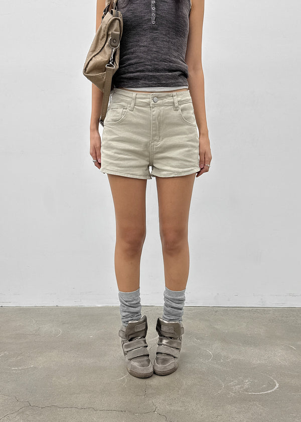 V-An Back Pocket Denim Shorts