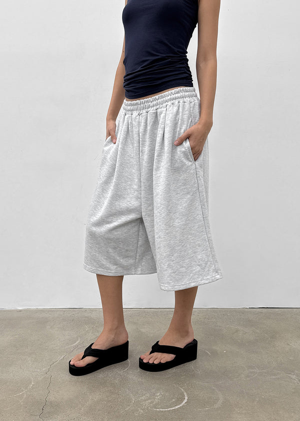 (UNISEX) Hugging Pintuck Bermuda Banding Pants