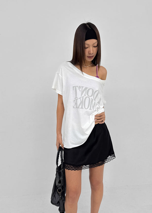 Compact Print Asymmetrical Off-shoulder Short Sleeve T-shirt