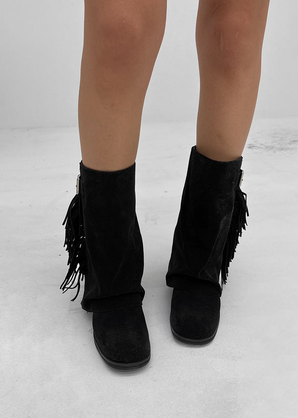 Melt Tassel Suede Mid-calf Boots
