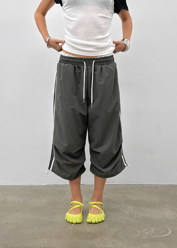 (UNISEX) Gaze Track Nylon Bermuda Shorts