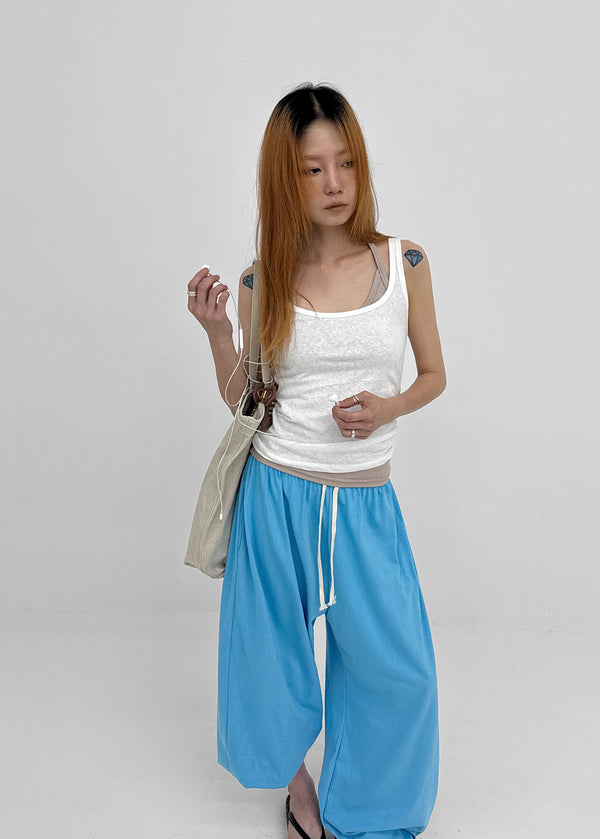 Popring Wide U-neck Sleeveless