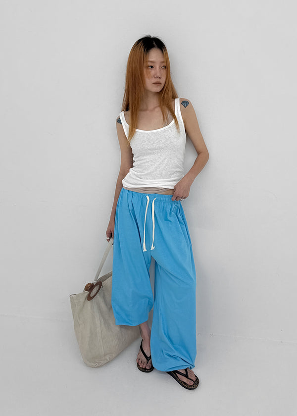 Popring Wide U-neck Sleeveless