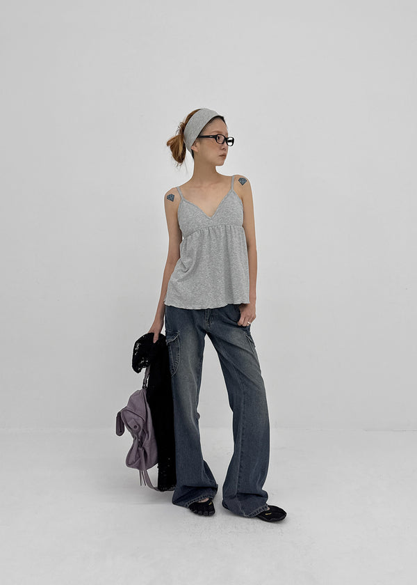 Torsion Bar V-neck Sleeveless (Built-in Cup)