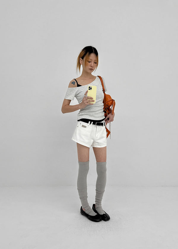 Kuruen Asymmetrical Off-Shoulder Short Sleeve Tee