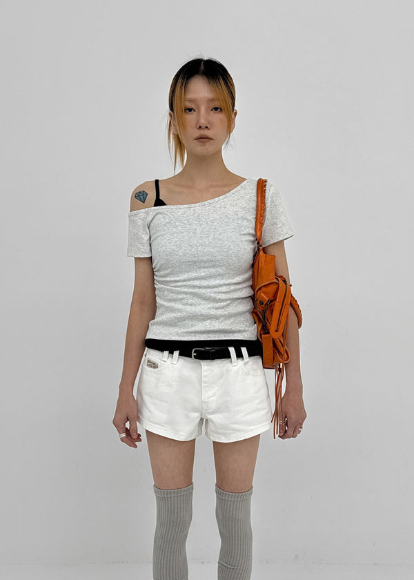 Kuruen Asymmetrical Off-Shoulder Short Sleeve Tee