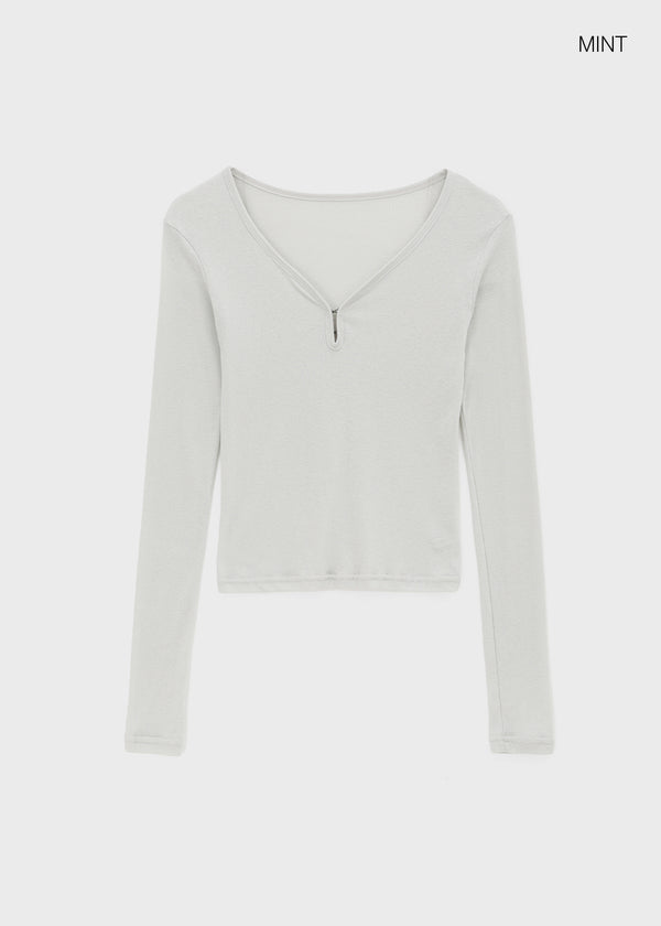 Use Hook long-sleeve tee