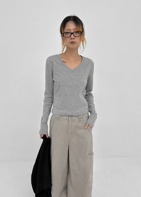 Relucton V-neck long-sleeve tee