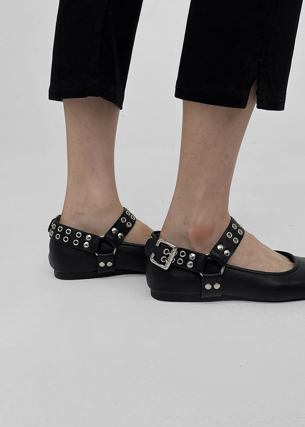 Tall buckle square flat shoes