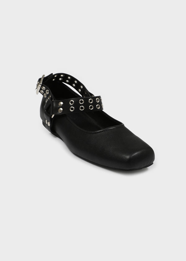 Tall buckle square flat shoes