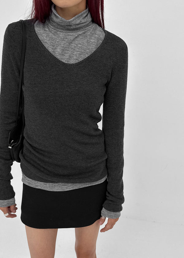Clef V-neck Ribbed Wool Knit