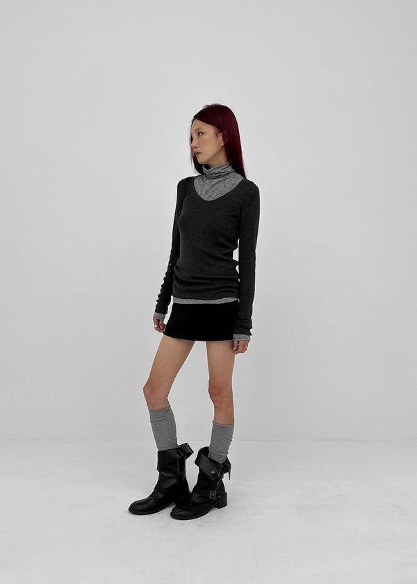 Clef V-neck Ribbed Wool Knit