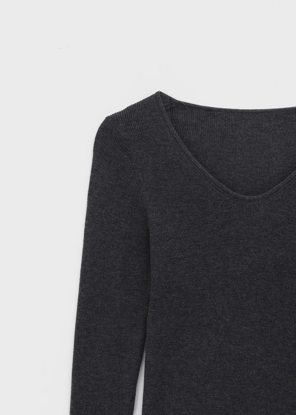 Clef V-neck Ribbed Wool Knit