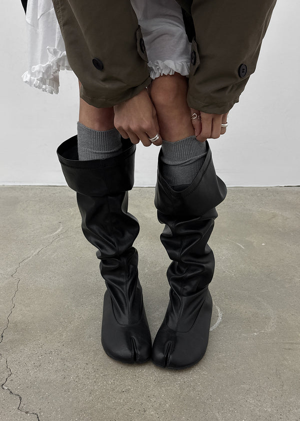 Tutor flat slouch long boots