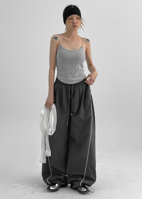 Tibolling Rounding String Sleeveless Top (Built-in Cap)