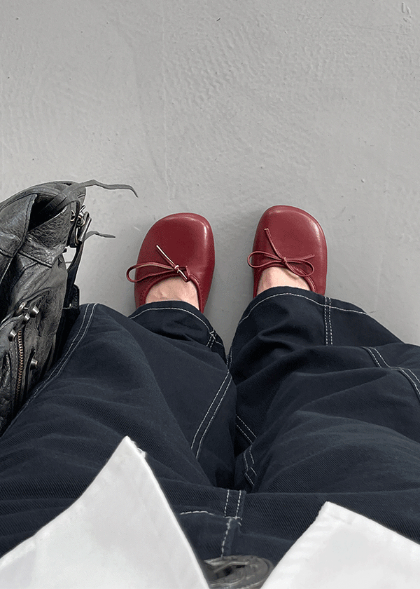 Hven Ribbon Round Flat Shoes