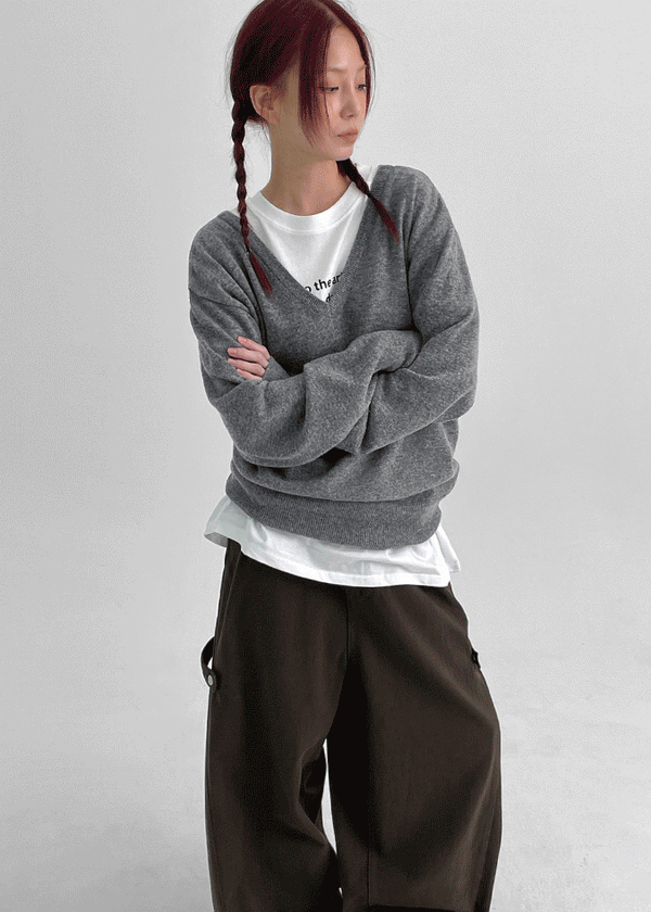 Corey Loose Fit V-neck Knit