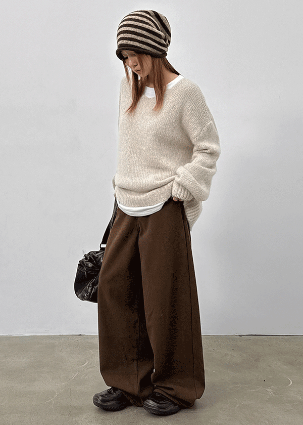 Hilooni Loose Fit V-neck Knit (60% Wool)