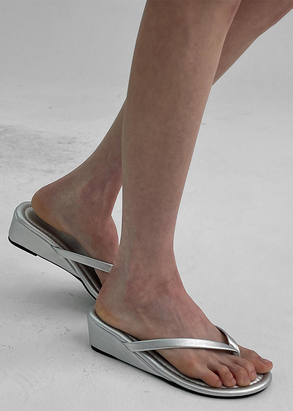 Tezrin Leather Thong Sandals