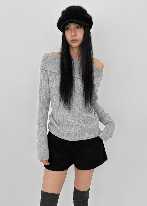 Juti Ribbed Off-shoulder Long Sleeve T-shirt