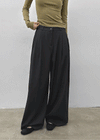 Lot Bijo Wide Tuck Slacks