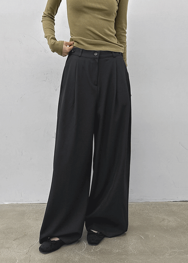 Lot Bijo Wide Tuck Slacks