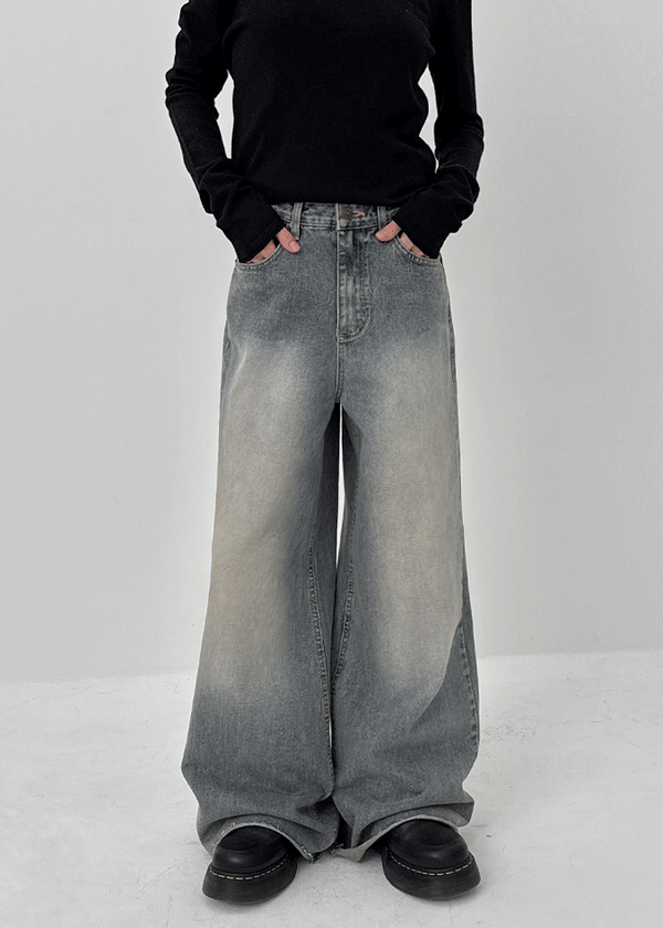 Oladi Washed Wide Bootcut Denim Pants