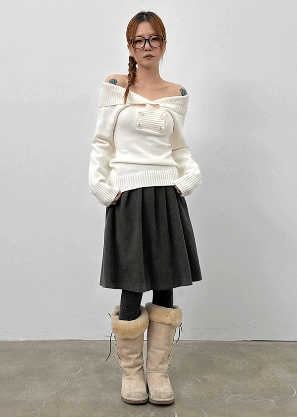 Ueki Button Off-shoulder Knit