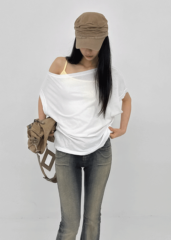 Rompu Loose Fit Off-shoulder Short Sleeve Tee