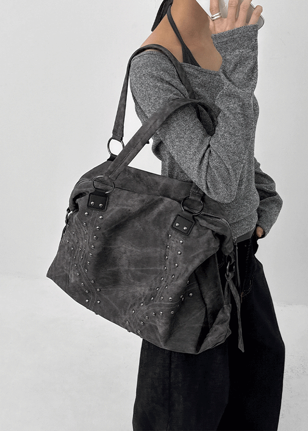 Beekman Studded Vintage Leather Shoulder Bag