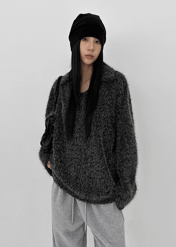 Villat Loose Fit Brush Collar Knit Long Sleeve T-shirt