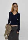 Relucton V-neck long-sleeve tee