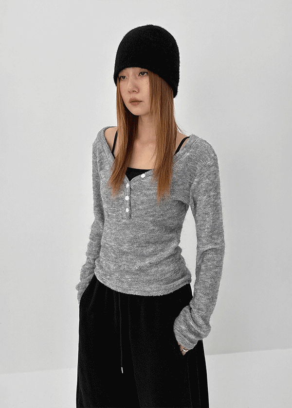 Ordering Button V-neck Slim Long Sleeve T-shirt