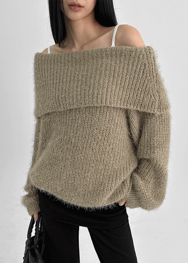 Romtin Overfit Boucle Off-shoulder Knit