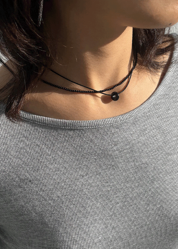 Arc Layered Onyx String Necklace