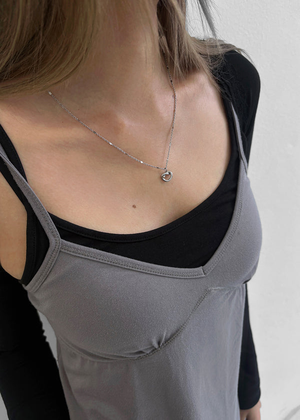 Chave Twist Pendant Necklace