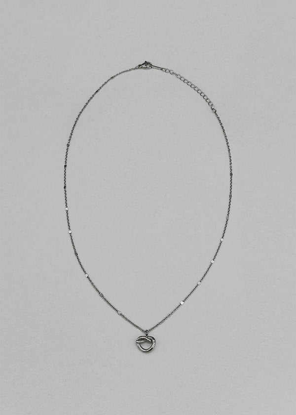 Chave Twist Pendant Necklace