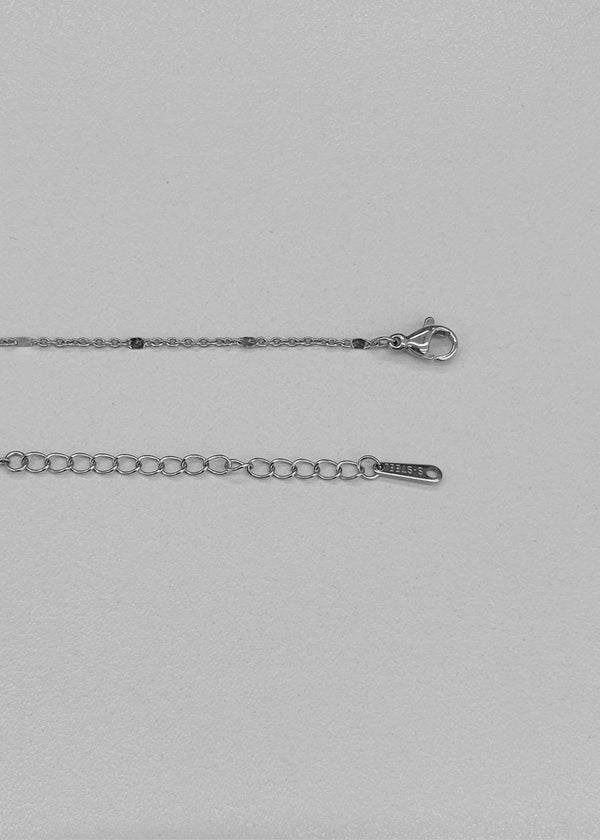 Chave Twist Pendant Necklace
