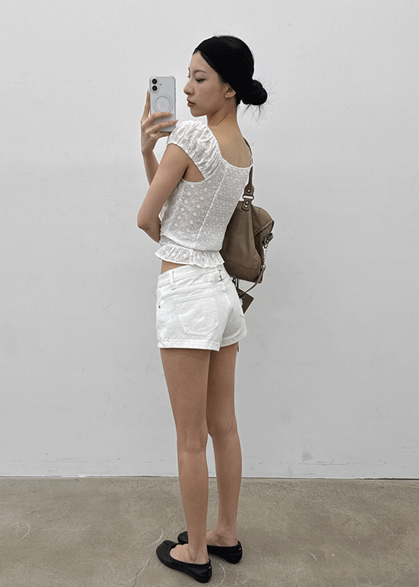 Gentic Punching Frill Short Sleeve Blouse