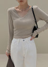 [MADE] V-Neck Extended Sleeve Cropped T-Shirt