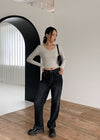 [MADE] V-Neck Extended Sleeve Cropped T-Shirt
