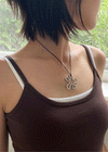 Coffs flower pendant string necklace
