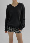 [MADE] Cashio Loose Fit V-neck Knit