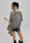 Doomit Shirring Loose Fit Off-Shoulder Short Sleeve Tee