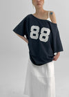 Naichu Number Loose Fit Off-Shoulder Short Sleeve Tee