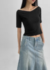 [MADE] Neddy V-Neck Off-Shoulder Short Sleeve Tee