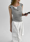 Unpring semi-crop button sleeveless