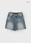 Femme Cutting Washed Denim Shorts