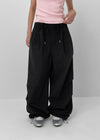 (UNISEX) Showkeng Banding Rivet String Nylon Pants