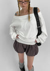 Ratton Boat Neck Off-shoulder Man-to-man